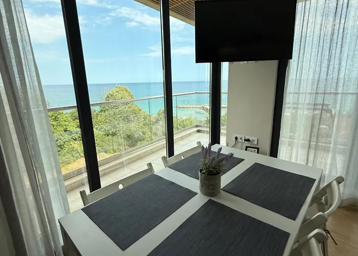 Boutique Magnolia Apartment Golden Sands